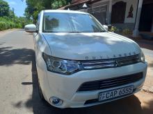 Mitsubishi Outlander 2013 SUV