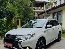 Mitsubishi OUTLANDER 2015 SUV