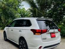 https://riyasewana.com/uploads/mitsubishi-outlander-281700304163.jpg