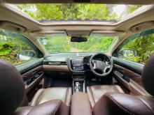 https://riyasewana.com/uploads/mitsubishi-outlander-281700596035.jpg