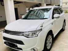 Mitsubishi Outlander 2013 SUV