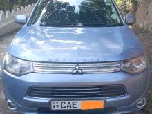 Mitsubishi OUTLANDER 2013 SUV