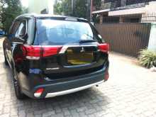 https://riyasewana.com/uploads/mitsubishi-outlander-3150950555.jpg