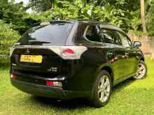 https://riyasewana.com/uploads/mitsubishi-outlander-41511174853.jpg