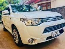 Mitsubishi Outlander 2014 SUV