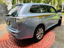 https://riyasewana.com/uploads/mitsubishi-outlander-77225272.jpg