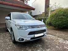 https://riyasewana.com/uploads/mitsubishi-outlander-9133439833.jpg