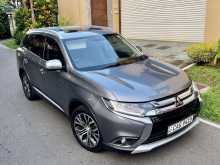 Mitsubishi Outlander G Navi 2015 SUV