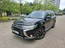 Mitsubishi Outlander G Navi Premium Plus 2016 SUV