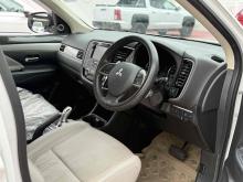 https://riyasewana.com/uploads/mitsubishi-outlander-g-premium-3018060224151.jpg
