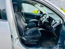 https://riyasewana.com/uploads/mitsubishi-outlander-petrol-11202076575.jpg