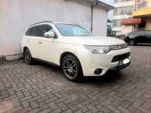 https://riyasewana.com/uploads/mitsubishi-outlander-petrol-172303044811.jpg