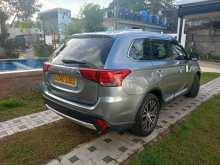 https://riyasewana.com/uploads/mitsubishi-outlander-petrol-2015-418482312163.jpg