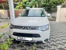 Mitsubishi Outlander 2013 SUV