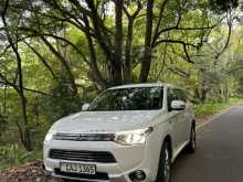 Mitsubishi Outlander PHEV 2014 SUV