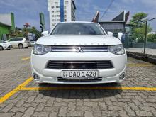 Mitsubishi Outlander PHEV 2015 SUV