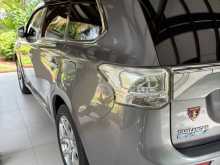 https://riyasewana.com/uploads/mitsubishi-outlander-phev-10173209222.jpg