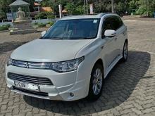 Mitsubishi Outlander Phev G Navi Premium 2015 SUV