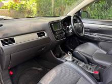 https://riyasewana.com/uploads/mitsubishi-outlander-phev-111083824721.jpg
