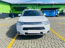 Mitsubishi Outlander PHEV G Navi 2015 SUV