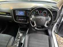https://riyasewana.com/uploads/mitsubishi-outlander-phev-1116045916.jpg