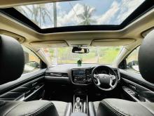 https://riyasewana.com/uploads/mitsubishi-outlander-phev-1118202624751.jpg