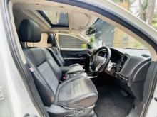 https://riyasewana.com/uploads/mitsubishi-outlander-phev-1118202624872.jpg