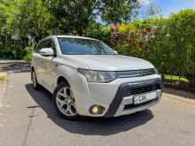 https://riyasewana.com/uploads/mitsubishi-outlander-phev-129202121.jpg