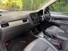 https://riyasewana.com/uploads/mitsubishi-outlander-phev-1292021695.jpg