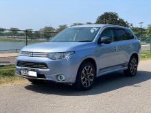 Mitsubishi Outlander PHEV 2013 SUV