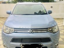 Mitsubishi Outlander PHEV 2015 SUV
