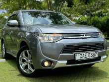 Mitsubishi Outlander PHEV 2015 SUV