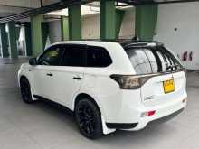 https://riyasewana.com/uploads/mitsubishi-outlander-phev-151105434612.jpg