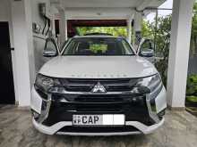 Mitsubishi Outlander PHEV G Navi Premium 2015 SUV