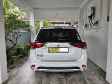 https://riyasewana.com/uploads/mitsubishi-outlander-phev-17113636462.jpg