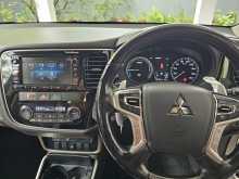 https://riyasewana.com/uploads/mitsubishi-outlander-phev-17113636774.jpg