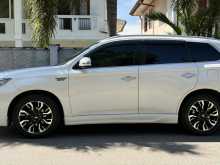 https://riyasewana.com/uploads/mitsubishi-outlander-phev-178175322682.jpg