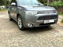 Mitsubishi Outlander PHEV 2015 SUV