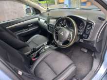 https://riyasewana.com/uploads/mitsubishi-outlander-phev-18105406424.jpg