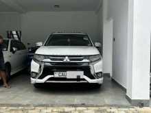 Mitsubishi Outlander PHEV Premium 2016 SUV