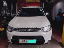 Mitsubishi Outlander PHEV 2014 SUV