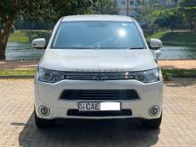 Mitsubishi OUTLANDER PHEV 2014 SUV