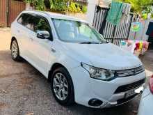 https://riyasewana.com/uploads/mitsubishi-outlander-phev-2014-129155412164.jpg