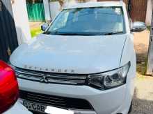 Mitsubishi Outlander PHEV 2014 SUV