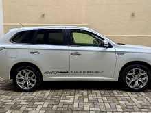 https://riyasewana.com/uploads/mitsubishi-outlander-phev-2014-209343912133.jpg