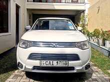 Mitsubishi Outlander PHEV G Navi 2014 SUV