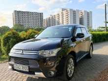 Mitsubishi Outlander PHEV 2014 SUV