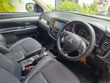 https://riyasewana.com/uploads/mitsubishi-outlander-phev-2014-2211560412794.jpg