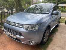 Mitsubishi Outlander PHEV 2014 SUV