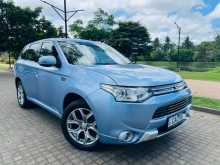 Mitsubishi Outlander PHEV 2014 SUV